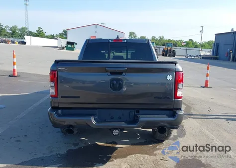 2021 Ram 1500 Big Horn 4X4 5'7 Box из США, поврежденный, VIN 1C6SRFFT7MN676111